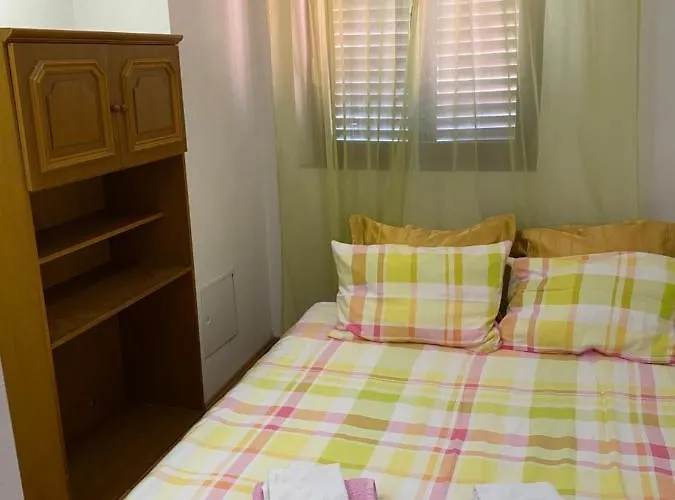 Апартаменты Ana *